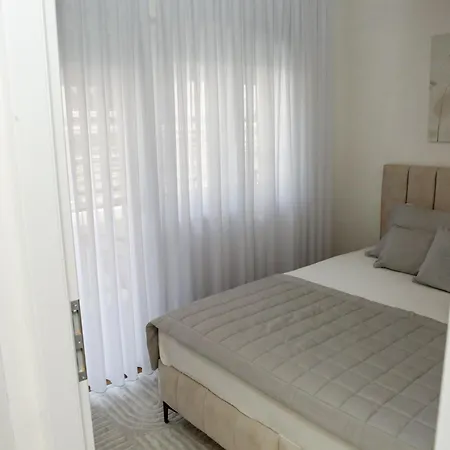 Sara Luxe * קונייץ'